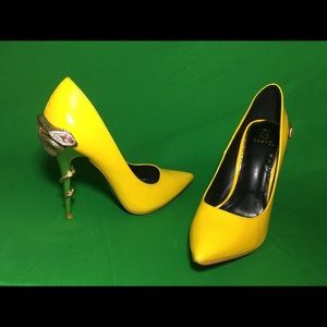 Scene yellow heels